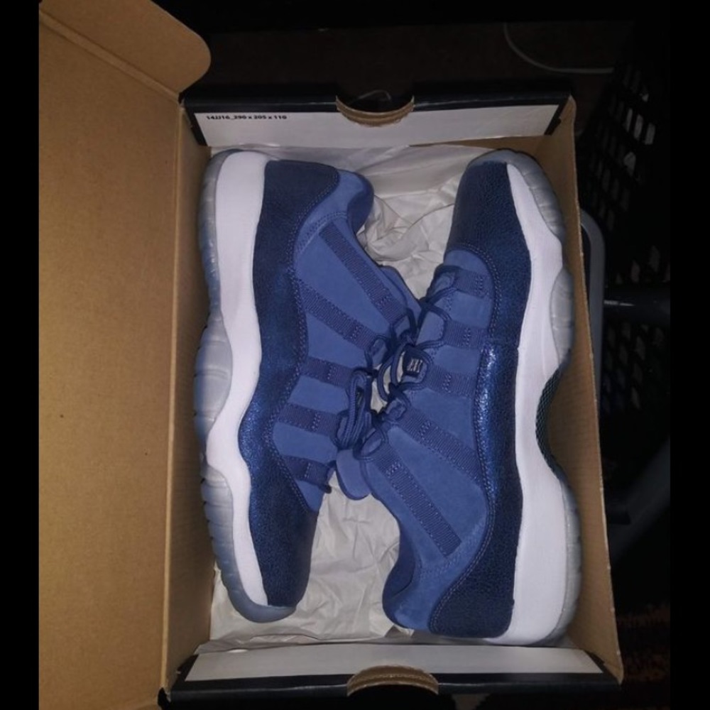 Jordan 11 Size 7y new